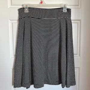 ⭐️2/$9 Old Navy striped skirt